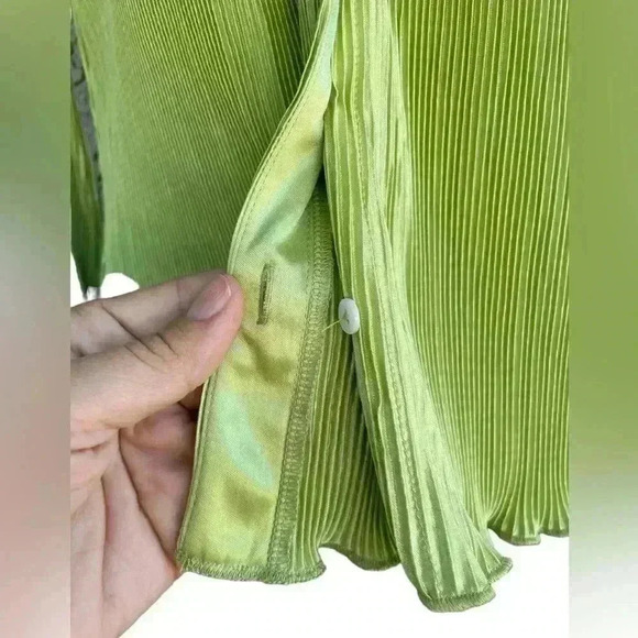 Anthropologie DOLAN women’s Lettuce-Hem Buttondown Top green sz S preloved - Picture 5 of 9